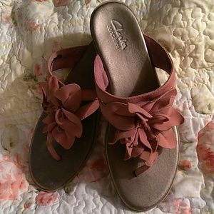 CLARKS BENDABLES VINTAGE ROSE FLOWER SANDAL